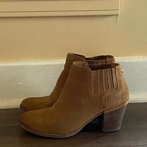Steve Madden upper leather boots
